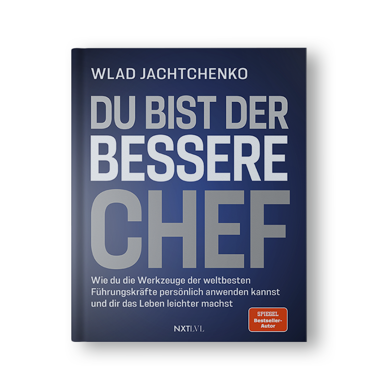Hardcover-Buch „Du bist der bessere Chef“  Bonus 1: Hörbuch „55 Führungstipps für Mitarbeitergespräche“  Bonus 2: Online-Kurs „Mitarbeiter besser verstehen mit dem 4-Farben-Modell“ Bonus 3: Gewinnchance: Führungskräfte-Ausbildung